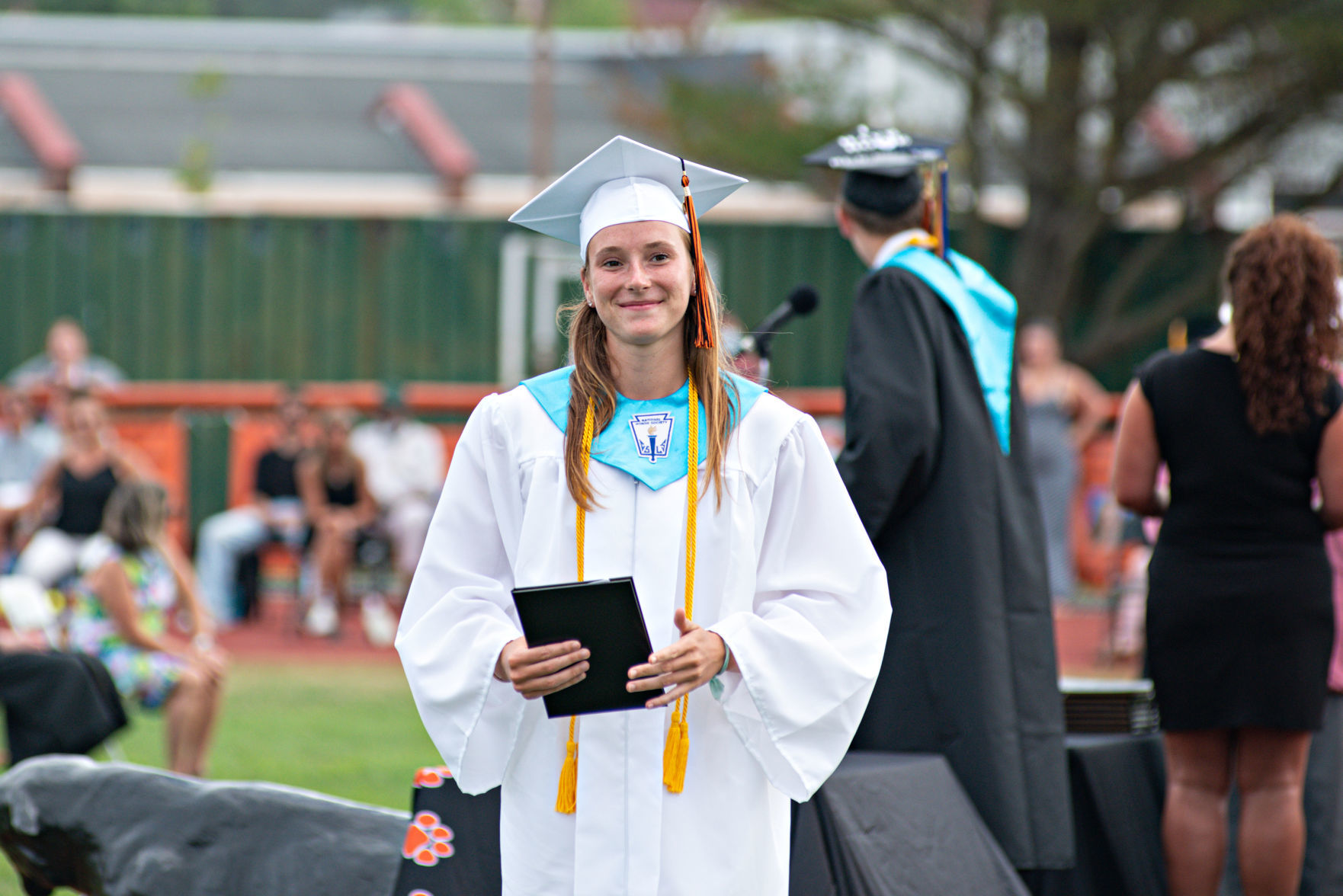 070820_nws_middlegrad